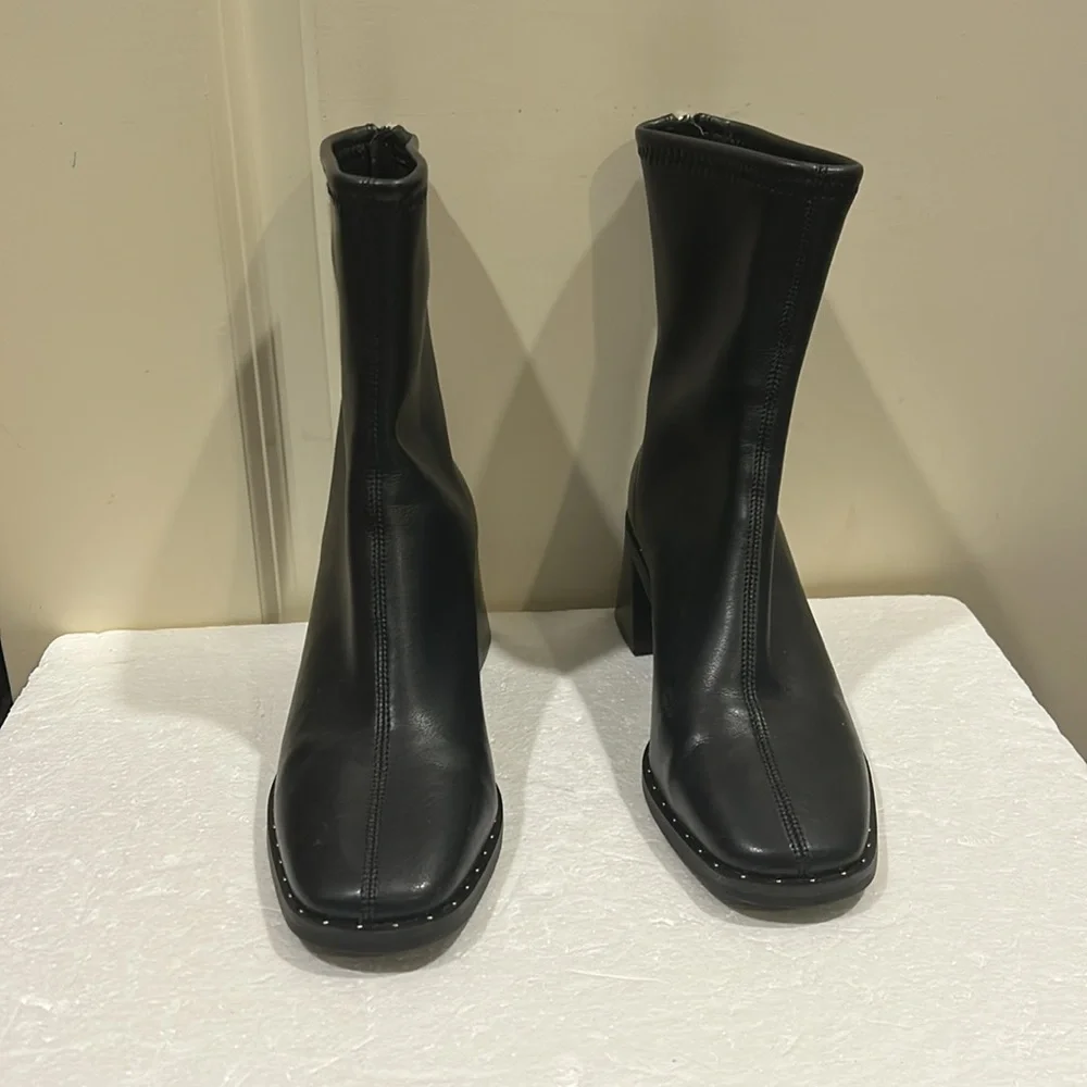 NWT Open Edit slant Block Heel embellish upper sole/zip ankle Boots size 6 black